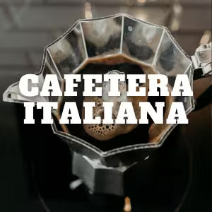 Colección de cafeteras italianas Bialetti en todos los tamaños y modelos.