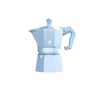 Cafetera moka Bialetti azul claro, con asa lateral y tapa superior.