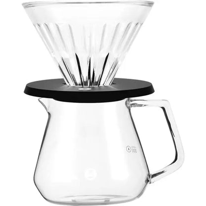 Jarra de vidrio transparente con asa y base negra del filtro pour-over Timemore