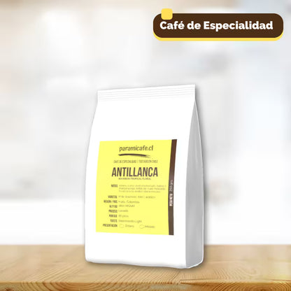 Bolsa blanca de café con etiqueta amarilla Antillanca, 250 g