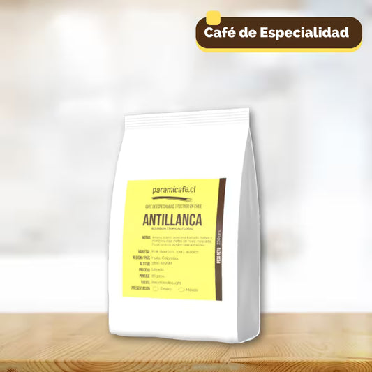 Bolsa blanca de café con etiqueta amarilla Antillanca, 250 g