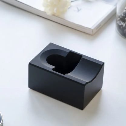 Soporte portafiltro Timemore negro con abertura superior para insertar el portafiltro