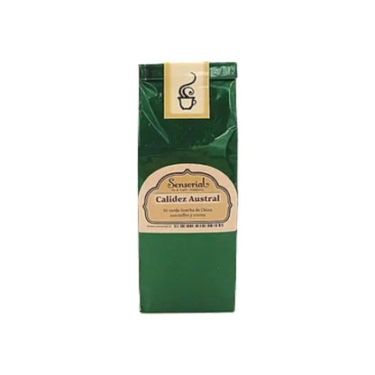 Bolsa de té verde sensorial Calidez Austral, empaque verde con etiqueta beige