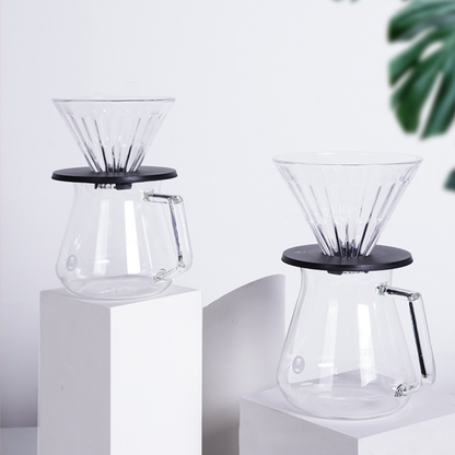 Juego pour-over de vidrio con base negra y jarra con asa Timemore