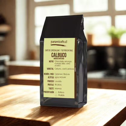 Bolsa de café molido Calbuco con etiqueta amarilla, presentación molida