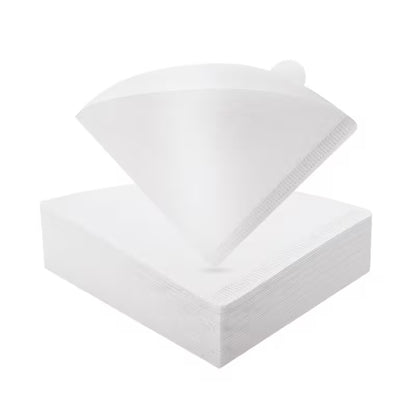 Filtros de papel V60 blancos apilados, listos para usar