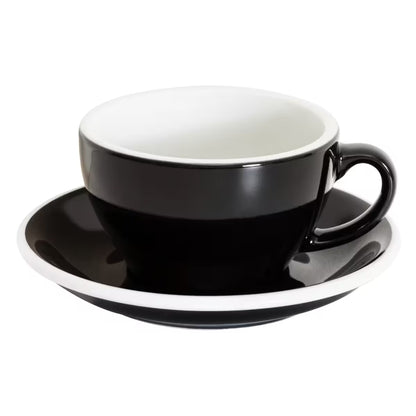Taza y plato EGG de 250 ml negro mate, con asa y plato a juego