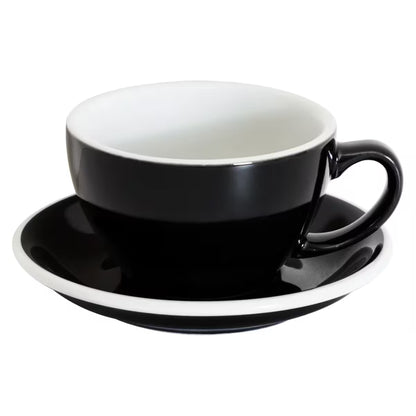 Taza y plato EGG 300 ml negro con asa y plato a juego