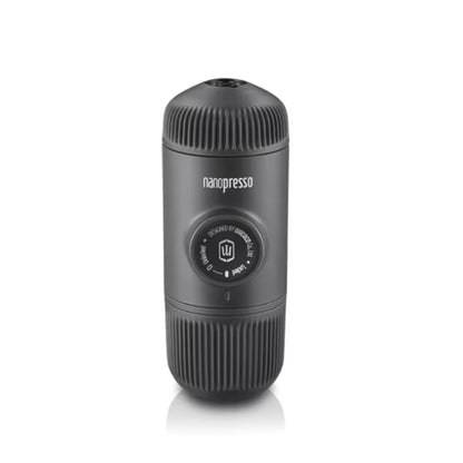 Cafetera portátil negra Nanopresso cilíndrica con panel de control