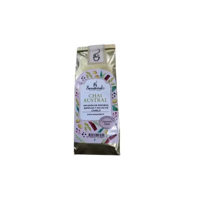 Infusión Sensorial Chai Austral en bolsa plateada con etiqueta y motivos verdes