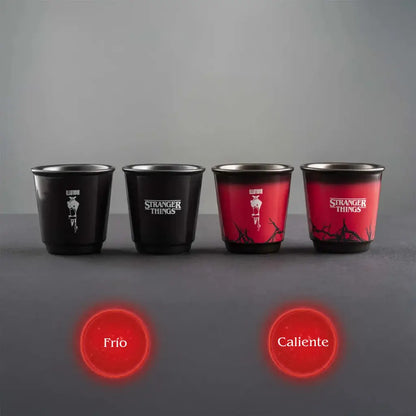 Set de 4 vasos Stranger Things: dos negros y dos rojos; indica Frío y Caliente.