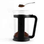 Prensa francesa Smart de Bialetti prepararando café