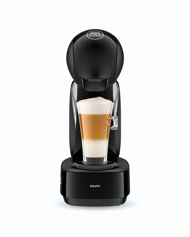 Una máquina Dolce Gusto con un café recién preparado.