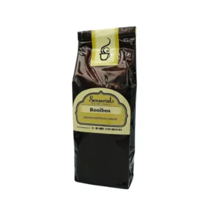 Infusión de Rooibos, arbusto rojo sudafricano, sin cafeína. Color rojizo y dulzor suave, perfecta para disfrutar caliente o fría.